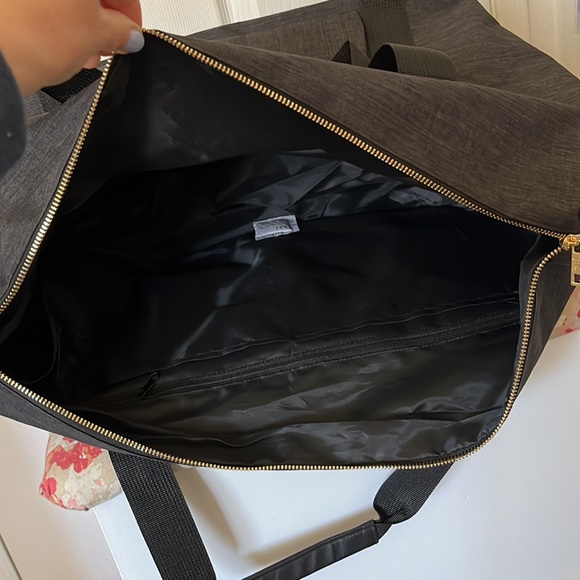 NWT JM Jessica Moore Dark Grey Weekend Tote Bag, Duffel Travel Work Gym School - Picture 7 of 8